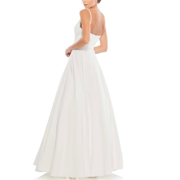 Mac Duggal Ieena 48855 V-Neck Classic A-Line Ballgown - Picture 9 of 12